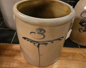 Bee Sting Crock