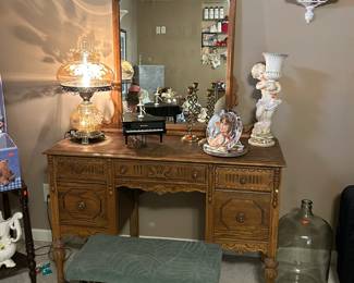 Vanity Table with Mirror
