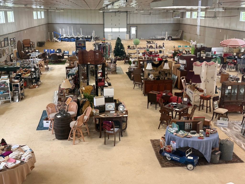 Furniture & Large Items •	Antique furniture, vintage furniture •	Dining tables, drop-leaf tables •	Chairs, carved wood furniture •	Asian-style furniture, secretary desk •	Trunks, storage pieces •	Antique pump organ •	Patio furniture