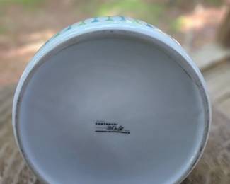 $265 MCM Paul McCobb Contempri porcelain teapot in the Eclipse pattern. In excellent condition. Original lid and protective plastic cover on spout