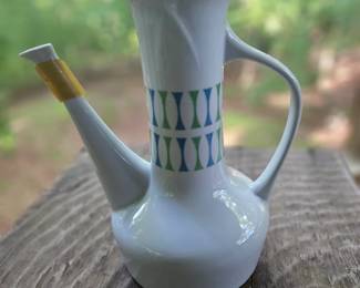 $200  MCM Paul McCobb Contempri porcelain pitcher in the Eclipse pattern. In excellent condition. Original lid and protective plastic cover on spout