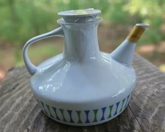 $265  MCM Paul McCobb Contempri porcelain teapot in the Eclipse pattern. In excellent condition. Original lid and protective plastic cover on spout