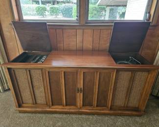 $400 MCM RCA console stereo. L 68" x H 30"x D 20.5" 