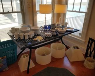 Table lamps; lamp shades; dinnerware