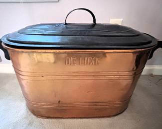 Large copperboiler tub with lid.
