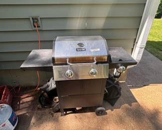 Two burner Dyna Glo propane grill.