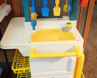 PLAY KITCHEN