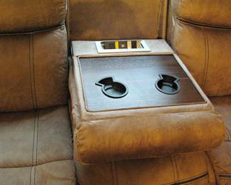  Knoxville Manual Motion Sofa with Console