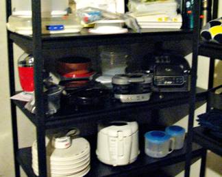 Dehydrator - Juicer - Many Nice Kitchen Items 