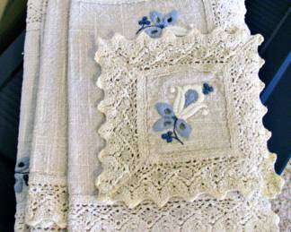 Natural Linen  Floral Embroidery and Crocheted Lace Edging Set
