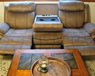  Knoxville Manual Motion Sofa with Console