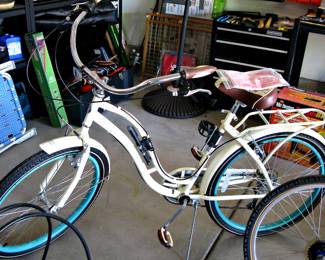 Schwinn Fairhaven Women's 7-Speed Cruiser Bike