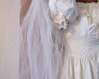 Vintage 1980s or 1990s Wedding Dress with Lace and Beaded details size 12 Dry Cleaned with Storage Box