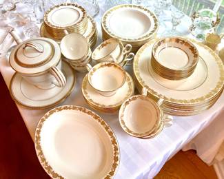 137. Wedgwood Whitehall W4001 Gold Grape Vine Bone China Set, 85 Pcs?