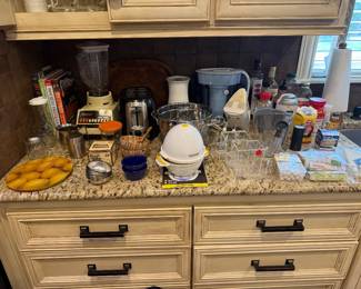 Kitchen, small appliances