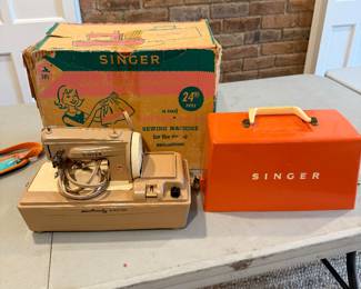 Singer Mini Sewing Machine