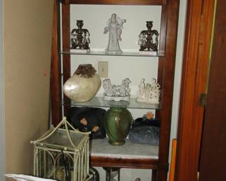 Storage shelf and what is on it
