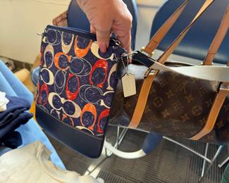 Coach shoulder purse 