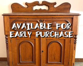 BUY NOW! Antique solid oak 5 drawer dresser — 30“(L) x 15.5“(W) x 19“(H) — $225 — Delivery available for an additional charge — call/text 507-458-2542 