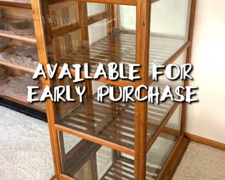 BUY NOW! Antique Schwanbeck Bros display cabinet — 23.25“(L) x 29.25“(W) x 43.5“(H)  — $695 — call/text 507-458-2542