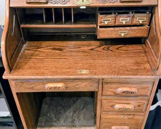 Vintage Oak roll top desk with key