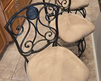 Set of 3 swivel bar stools
