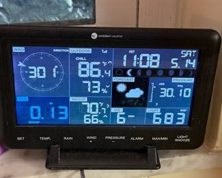 Weather station includes solar parts 