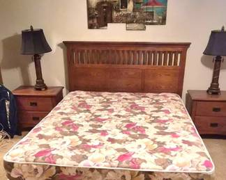 Queen size bed 