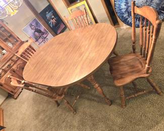Nice dining table and chairs