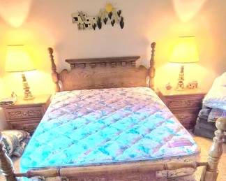 Queen size bed 