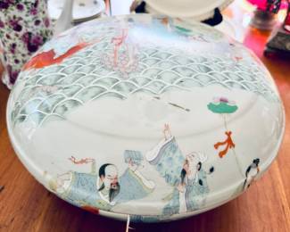 Vintage Chinese Porcelain Famille with 8 Immortals