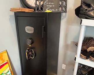 Gun Safe Bring help and dolly to move 