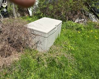 Storage box