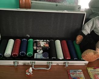 Poker set and carrying case