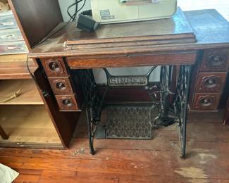 Singer sewing macine 