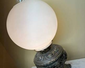 5495 Vintage Victorian GWTW Globe Parlor Lamp