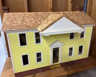 5495 Vintage XL Doll House