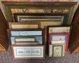 Assorted wall décor 