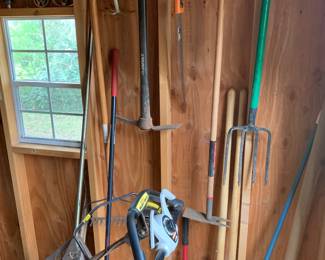 Yard tools 