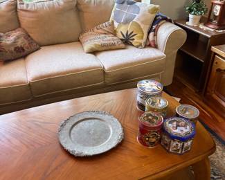 Sofa, coffee table with lifting top