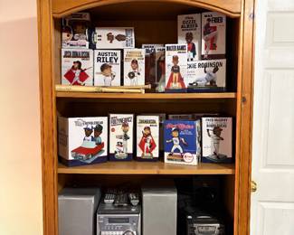 Stereos, bobble heads 