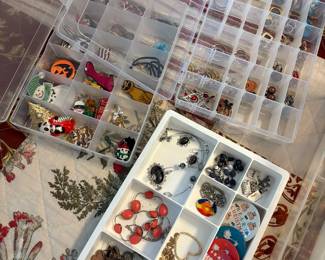 Costume jewelry 