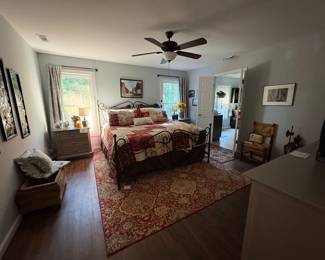 Rug, nightstands, king bed