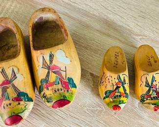 Holland Wood Shoes and Salt/Pepper Shakers 