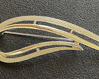 Signed Sarah Coventry Brooch