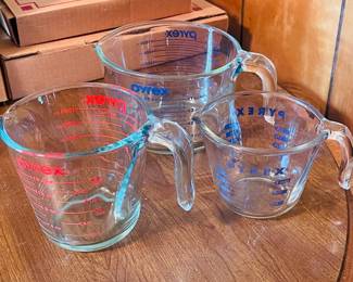 PYREX Measuring Cups 