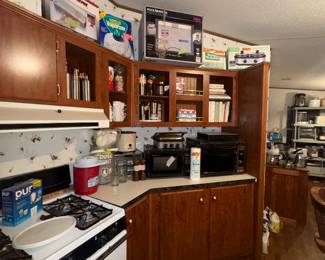 Small Appliances & Cookbooks