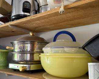 Kitchen appliances and tupperwear