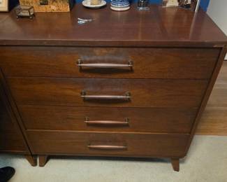Pair 4-drawer MCM Henredon