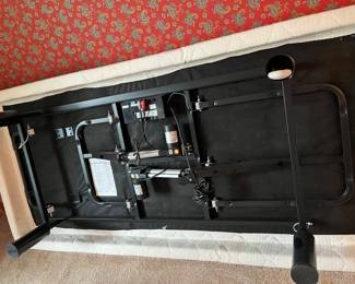 Adjustable electric twin bed base